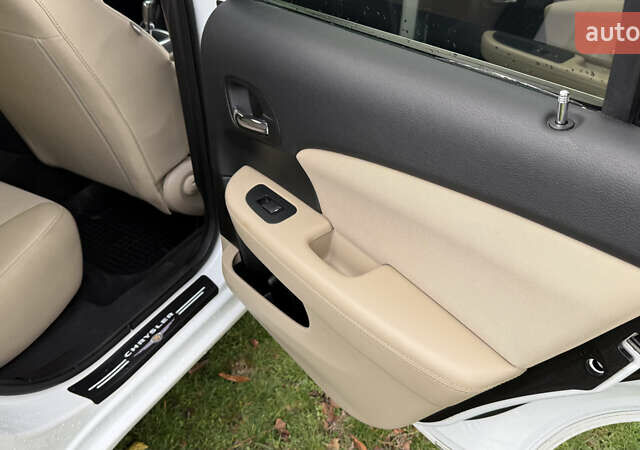 Белый Крайслер 200, объемом двигателя 2.36 л и пробегом 178 тыс. км за 6500 $, фото 30 на Automoto.ua