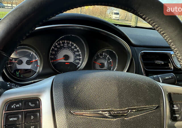 Белый Крайслер 200, объемом двигателя 2.36 л и пробегом 178 тыс. км за 6500 $, фото 43 на Automoto.ua