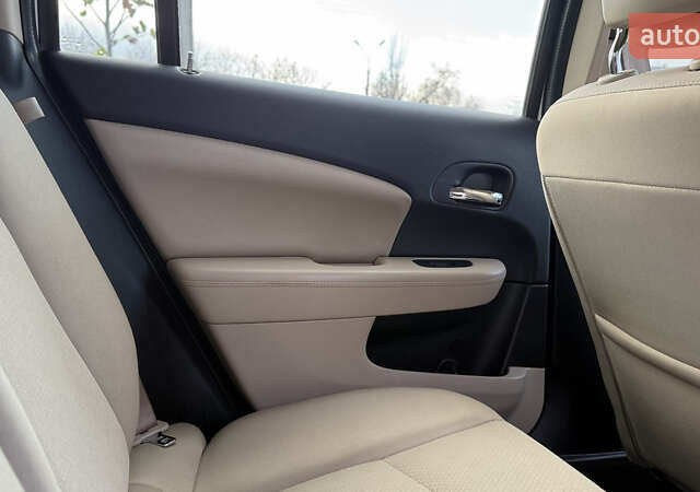 Белый Крайслер 200, объемом двигателя 2.36 л и пробегом 178 тыс. км за 6500 $, фото 34 на Automoto.ua