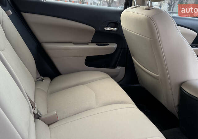 Белый Крайслер 200, объемом двигателя 2.36 л и пробегом 178 тыс. км за 6500 $, фото 33 на Automoto.ua