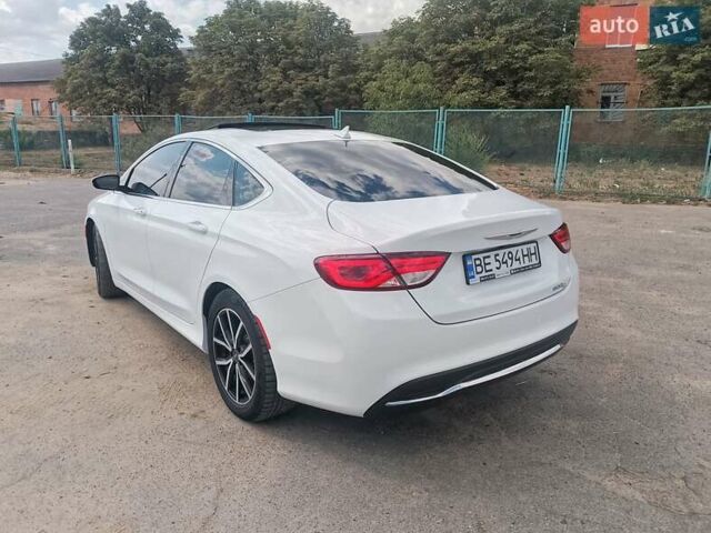 Белый Крайслер 200, объемом двигателя 2.36 л и пробегом 223 тыс. км за 10000 $, фото 17 на Automoto.ua