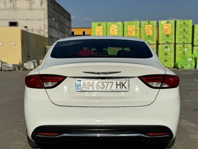 Белый Крайслер 200, объемом двигателя 2.4 л и пробегом 199 тыс. км за 8200 $, фото 8 на Automoto.ua