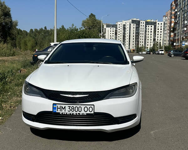Белый Крайслер 200, объемом двигателя 2.36 л и пробегом 250 тыс. км за 8500 $, фото 13 на Automoto.ua