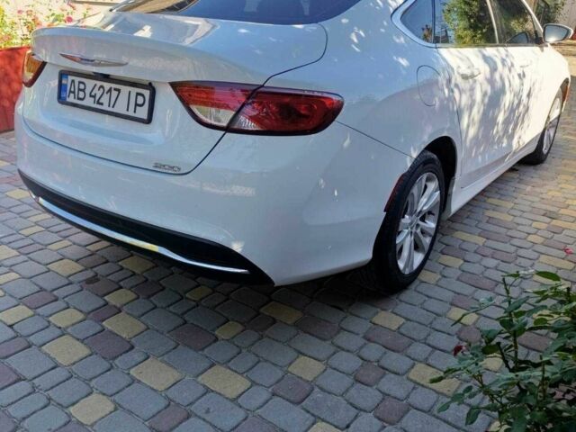 Белый Крайслер 200, объемом двигателя 2.4 л и пробегом 140 тыс. км за 10200 $, фото 14 на Automoto.ua