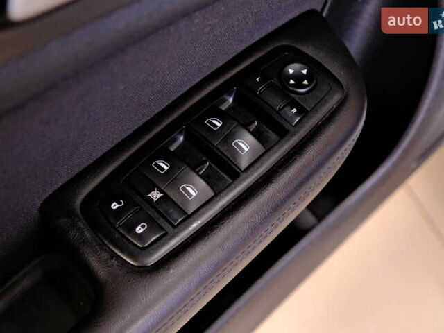 Белый Крайслер 200, объемом двигателя 2.4 л и пробегом 111 тыс. км за 8900 $, фото 23 на Automoto.ua