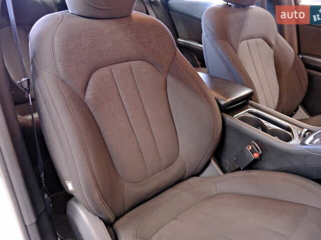 Белый Крайслер 200, объемом двигателя 2.4 л и пробегом 111 тыс. км за 8900 $, фото 39 на Automoto.ua