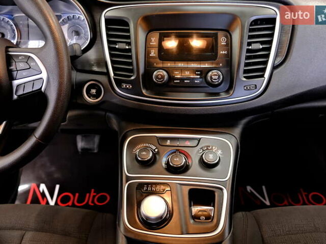 Белый Крайслер 200, объемом двигателя 2.4 л и пробегом 111 тыс. км за 8900 $, фото 16 на Automoto.ua