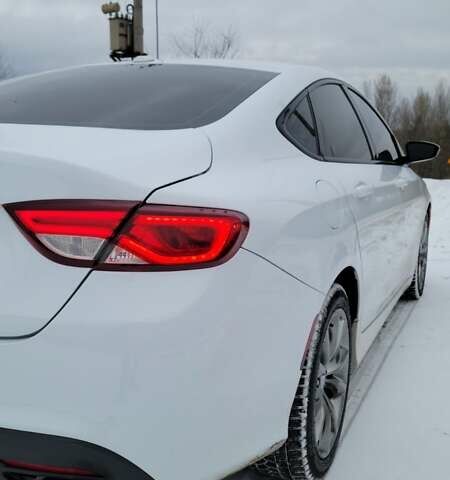 Белый Крайслер 200, объемом двигателя 2.4 л и пробегом 165 тыс. км за 9600 $, фото 21 на Automoto.ua