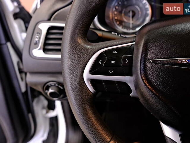 Белый Крайслер 200, объемом двигателя 2.4 л и пробегом 111 тыс. км за 8900 $, фото 18 на Automoto.ua