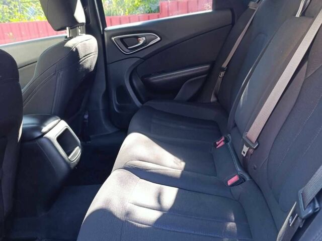 Белый Крайслер 200, объемом двигателя 2.4 л и пробегом 140 тыс. км за 10200 $, фото 16 на Automoto.ua