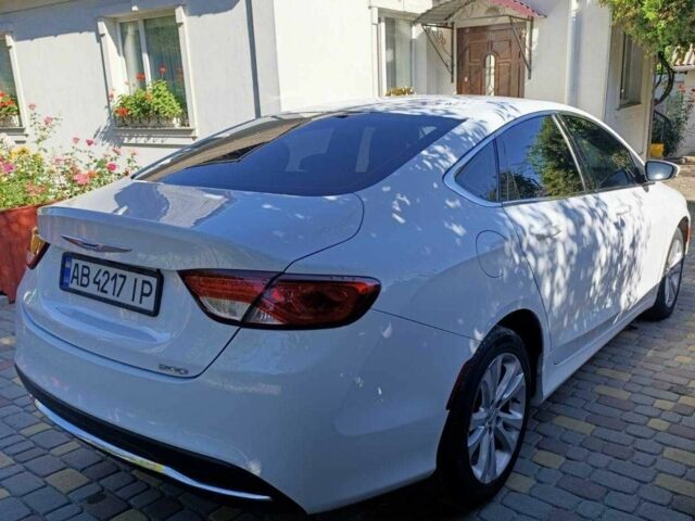 Белый Крайслер 200, объемом двигателя 2.4 л и пробегом 140 тыс. км за 10200 $, фото 9 на Automoto.ua