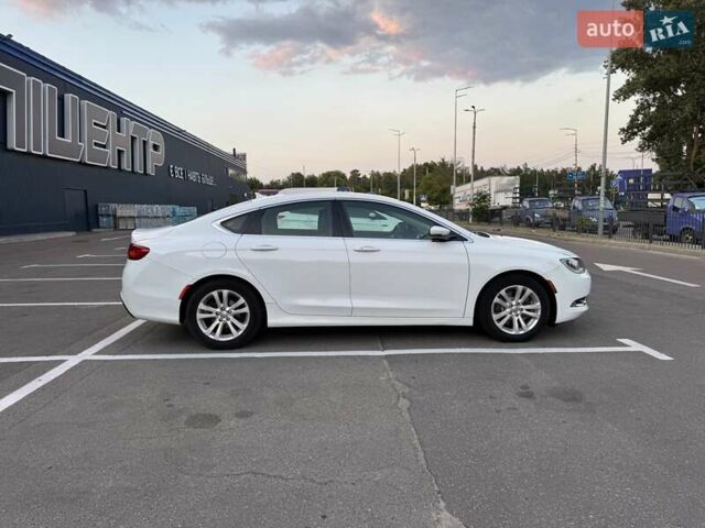 Белый Крайслер 200, объемом двигателя 3.6 л и пробегом 205 тыс. км за 12500 $, фото 8 на Automoto.ua