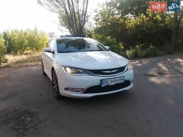 Белый Крайслер 200, объемом двигателя 2.36 л и пробегом 222 тыс. км за 9500 $, фото 12 на Automoto.ua
