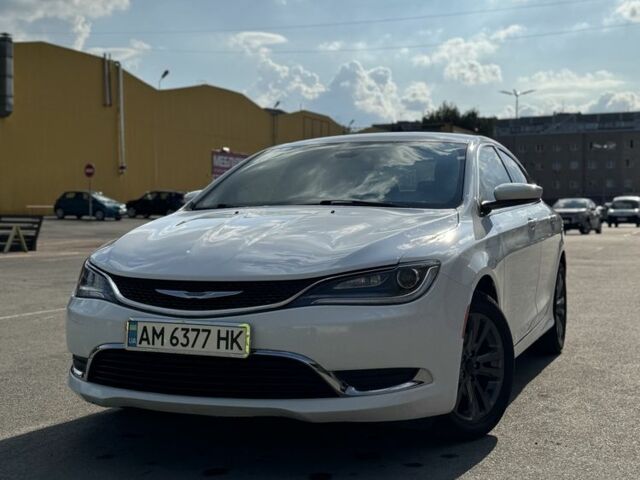 Белый Крайслер 200, объемом двигателя 2.4 л и пробегом 199 тыс. км за 8200 $, фото 2 на Automoto.ua