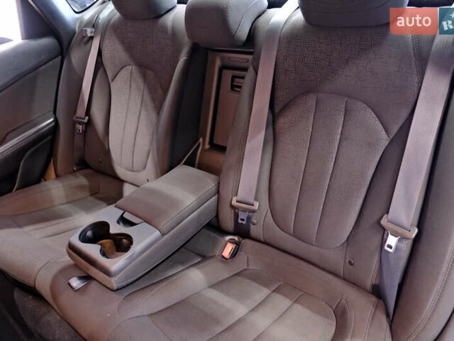 Белый Крайслер 200, объемом двигателя 2.4 л и пробегом 111 тыс. км за 8900 $, фото 31 на Automoto.ua