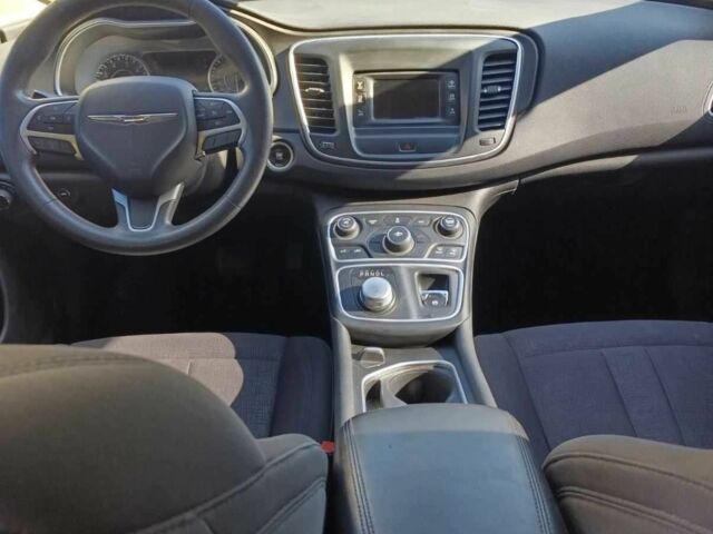 Белый Крайслер 200, объемом двигателя 2.4 л и пробегом 140 тыс. км за 10200 $, фото 17 на Automoto.ua