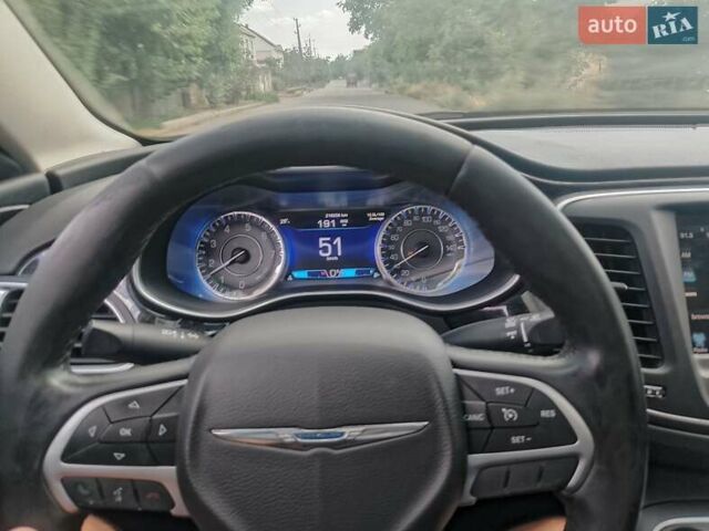 Белый Крайслер 200, объемом двигателя 2.36 л и пробегом 223 тыс. км за 10000 $, фото 12 на Automoto.ua