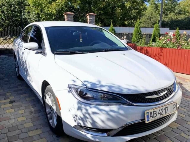 Белый Крайслер 200, объемом двигателя 2.4 л и пробегом 140 тыс. км за 10200 $, фото 12 на Automoto.ua