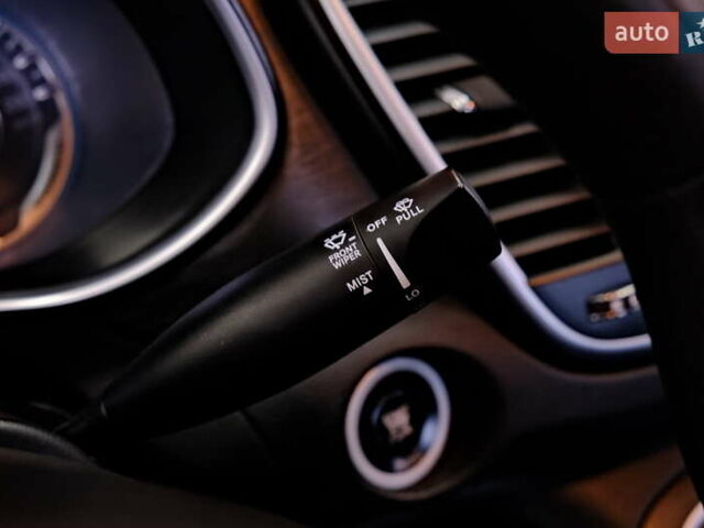 Белый Крайслер 200, объемом двигателя 2.4 л и пробегом 111 тыс. км за 8900 $, фото 20 на Automoto.ua