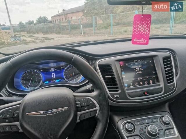 Белый Крайслер 200, объемом двигателя 2.36 л и пробегом 222 тыс. км за 9500 $, фото 7 на Automoto.ua