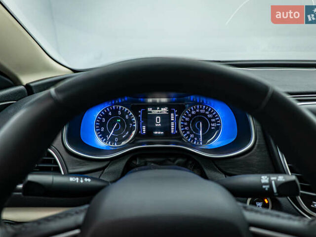 Белый Крайслер 200, объемом двигателя 2.4 л и пробегом 132 тыс. км за 9688 $, фото 12 на Automoto.ua