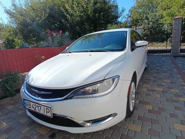 Белый Крайслер 200, объемом двигателя 2.4 л и пробегом 140 тыс. км за 10200 $, фото 10 на Automoto.ua