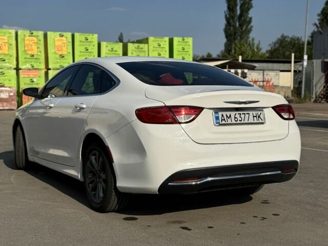 Белый Крайслер 200, объемом двигателя 2.4 л и пробегом 199 тыс. км за 8200 $, фото 9 на Automoto.ua