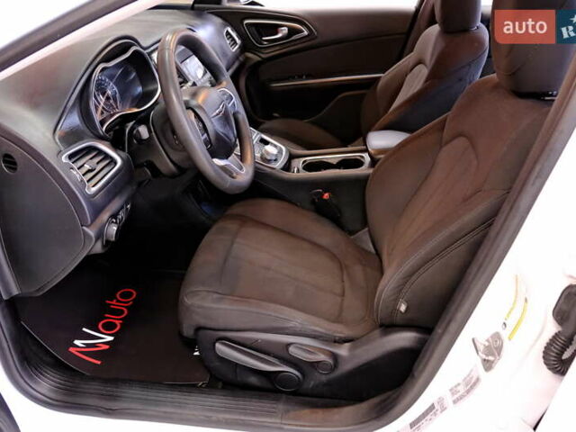 Белый Крайслер 200, объемом двигателя 2.4 л и пробегом 111 тыс. км за 8900 $, фото 25 на Automoto.ua