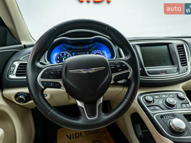 Белый Крайслер 200, объемом двигателя 2.4 л и пробегом 132 тыс. км за 9688 $, фото 11 на Automoto.ua