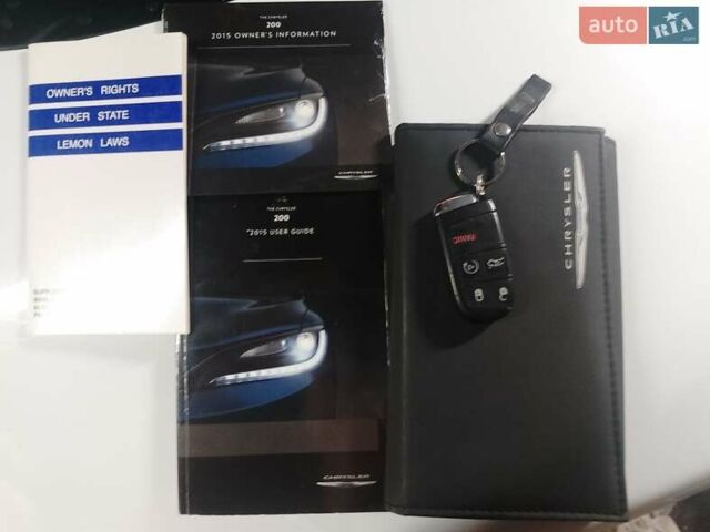 Белый Крайслер 200, объемом двигателя 2.36 л и пробегом 223 тыс. км за 10000 $, фото 11 на Automoto.ua