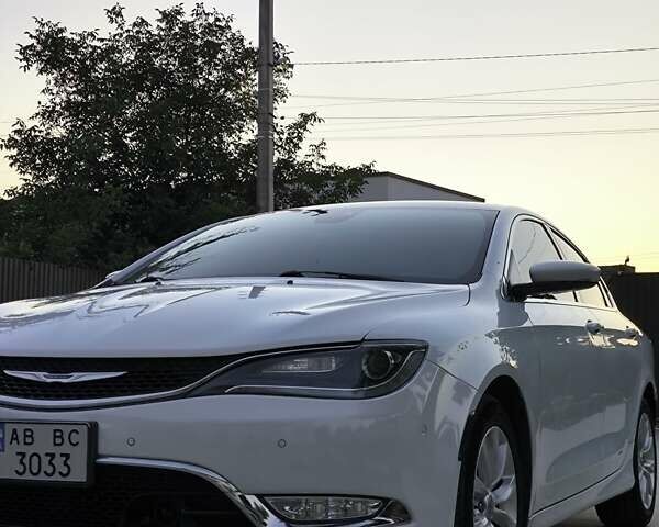 Білий Крайслер 200, об'ємом двигуна 2.36 л та пробігом 90 тис. км за 11500 $, фото 3 на Automoto.ua