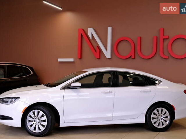 Белый Крайслер 200, объемом двигателя 2.4 л и пробегом 111 тыс. км за 8900 $, фото 11 на Automoto.ua