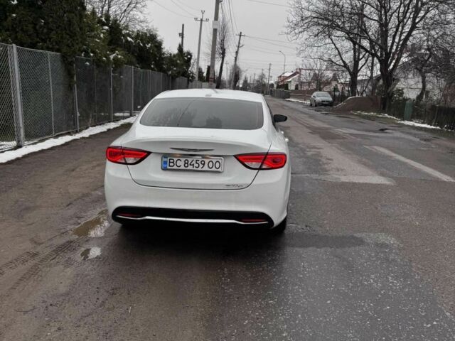 Белый Крайслер 200, объемом двигателя 2.4 л и пробегом 216 тыс. км за 8680 $, фото 4 на Automoto.ua