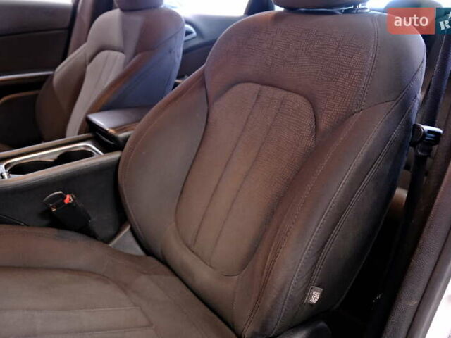 Белый Крайслер 200, объемом двигателя 2.4 л и пробегом 111 тыс. км за 8900 $, фото 27 на Automoto.ua