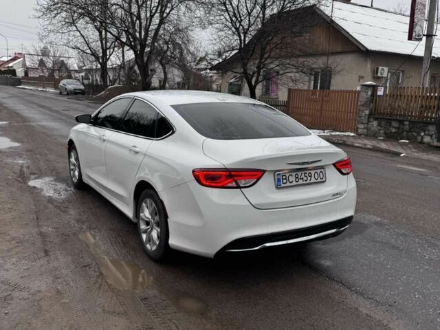 Белый Крайслер 200, объемом двигателя 2.4 л и пробегом 216 тыс. км за 8680 $, фото 3 на Automoto.ua