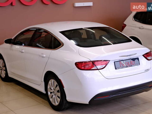 Белый Крайслер 200, объемом двигателя 2.4 л и пробегом 111 тыс. км за 8900 $, фото 14 на Automoto.ua