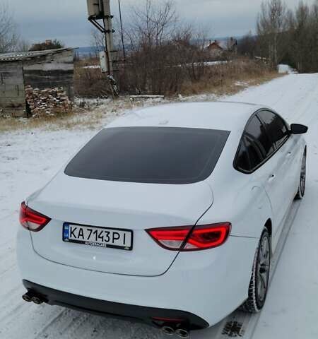 Белый Крайслер 200, объемом двигателя 2.4 л и пробегом 165 тыс. км за 9600 $, фото 28 на Automoto.ua