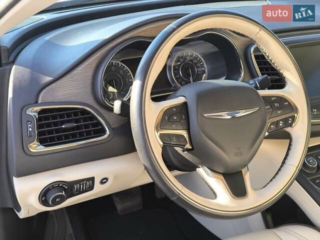Білий Крайслер 200, об'ємом двигуна 2.36 л та пробігом 90 тис. км за 11500 $, фото 23 на Automoto.ua