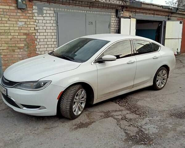 Белый Крайслер 200, объемом двигателя 2.4 л и пробегом 125 тыс. км за 11700 $, фото 8 на Automoto.ua