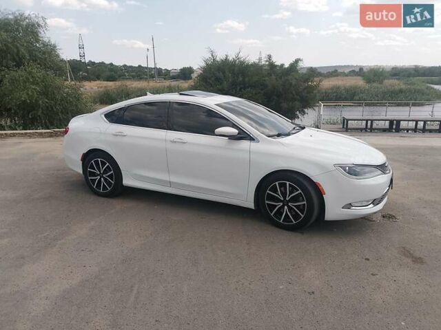 Белый Крайслер 200, объемом двигателя 2.36 л и пробегом 222 тыс. км за 9500 $, фото 21 на Automoto.ua