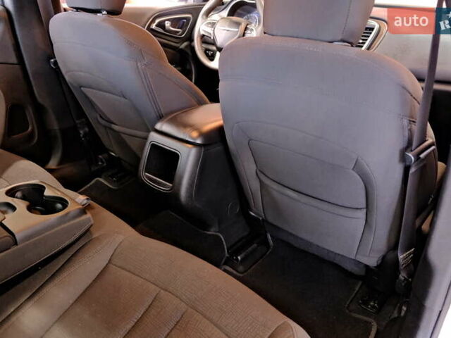 Белый Крайслер 200, объемом двигателя 2.4 л и пробегом 111 тыс. км за 8900 $, фото 34 на Automoto.ua