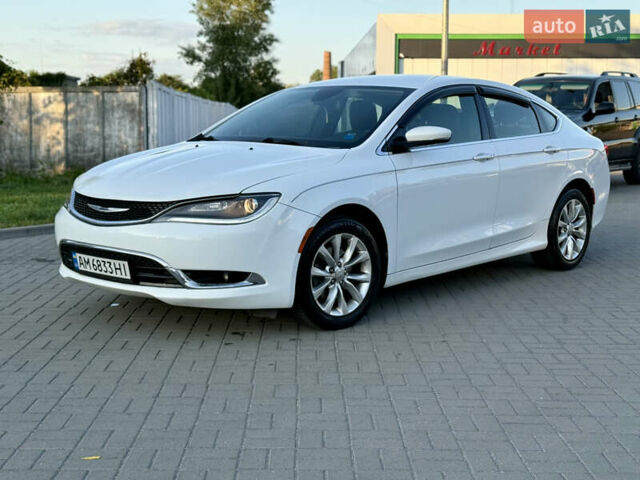 Білий Крайслер 200, об'ємом двигуна 2.4 л та пробігом 140 тис. км за 7950 $, фото 5 на Automoto.ua