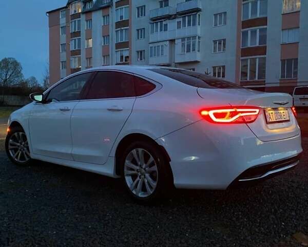 Білий Крайслер 200, об'ємом двигуна 2.4 л та пробігом 151 тис. км за 10579 $, фото 8 на Automoto.ua