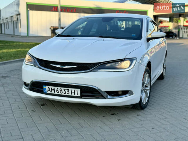 Білий Крайслер 200, об'ємом двигуна 2.4 л та пробігом 140 тис. км за 7950 $, фото 2 на Automoto.ua