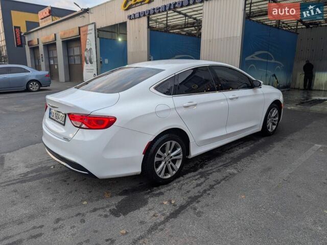 Білий Крайслер 200, об'ємом двигуна 2.36 л та пробігом 174 тис. км за 8500 $, фото 5 на Automoto.ua