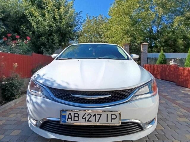 Белый Крайслер 200, объемом двигателя 2.4 л и пробегом 140 тыс. км за 10200 $, фото 13 на Automoto.ua
