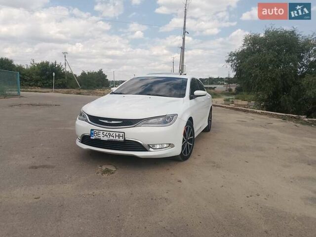 Белый Крайслер 200, объемом двигателя 2.36 л и пробегом 223 тыс. км за 10000 $, фото 21 на Automoto.ua