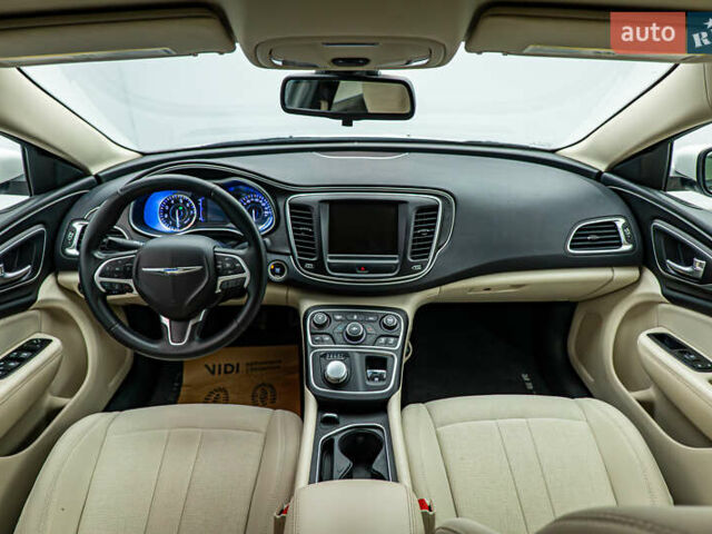 Белый Крайслер 200, объемом двигателя 2.4 л и пробегом 132 тыс. км за 9688 $, фото 9 на Automoto.ua