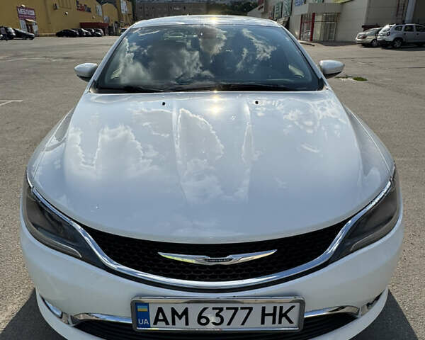 Білий Крайслер 200, об'ємом двигуна 2.36 л та пробігом 199 тис. км за 7700 $, фото 14 на Automoto.ua