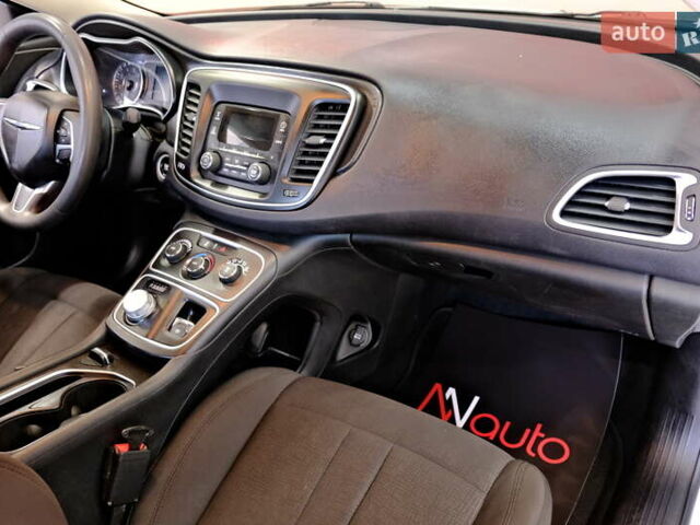 Белый Крайслер 200, объемом двигателя 2.4 л и пробегом 111 тыс. км за 8900 $, фото 38 на Automoto.ua